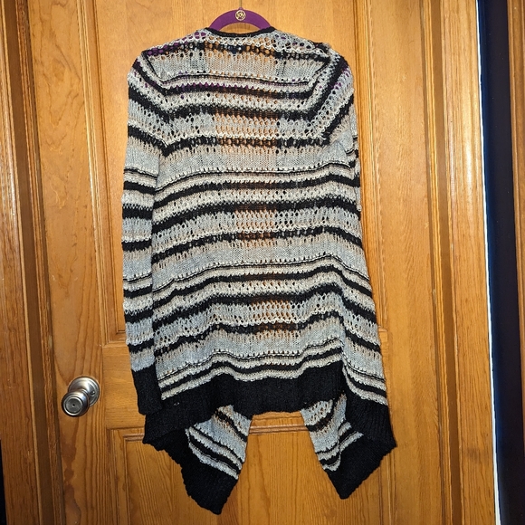 American Eagle Sweater - Picture 2 of 4